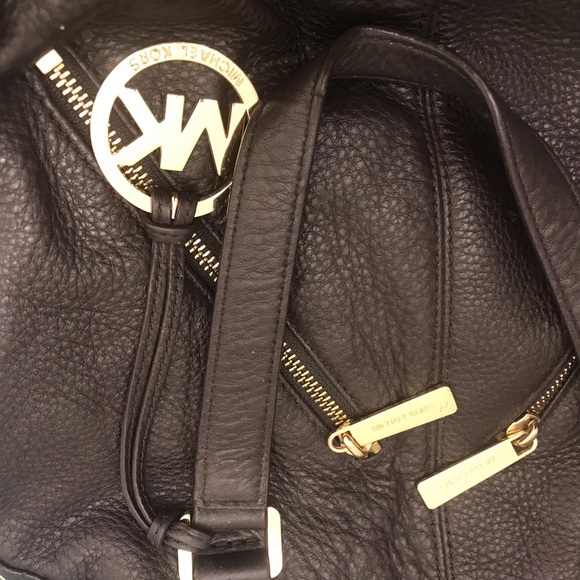 Michael Kors purse, leather * EUC - Picture 3 of 8